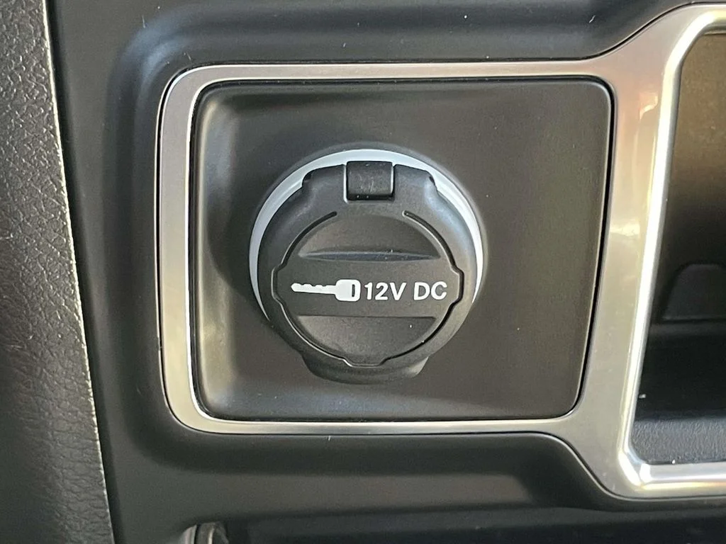 Used 2021 Bright White Clearcoat Jeep Sport image 20