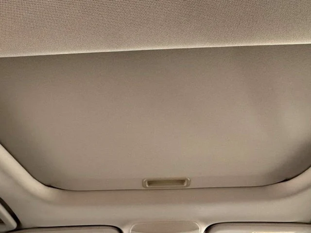 Used 2019 Blue Ford SE image 24