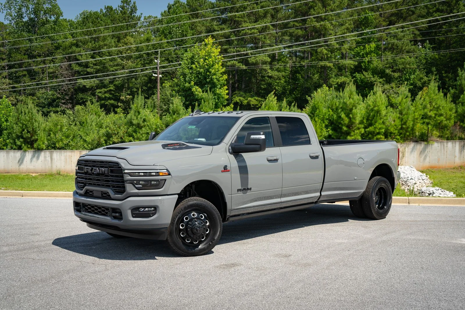 New 2026 Ceramic Gray Clear-Coat Exterior Paint RAM Laramie image 4