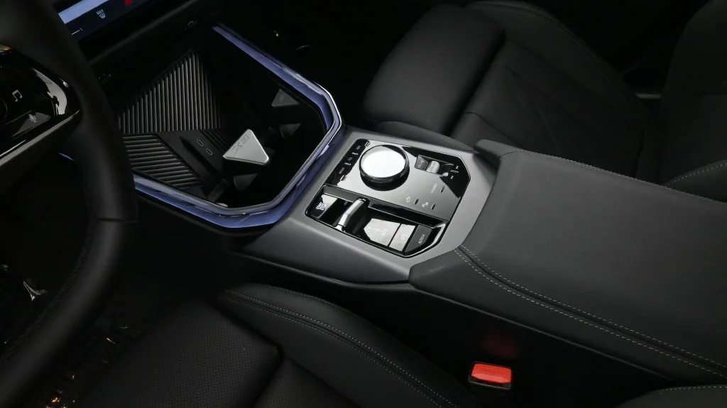 New 2026 Dark Graphite Metallic BMW 30 xDrive image 22
