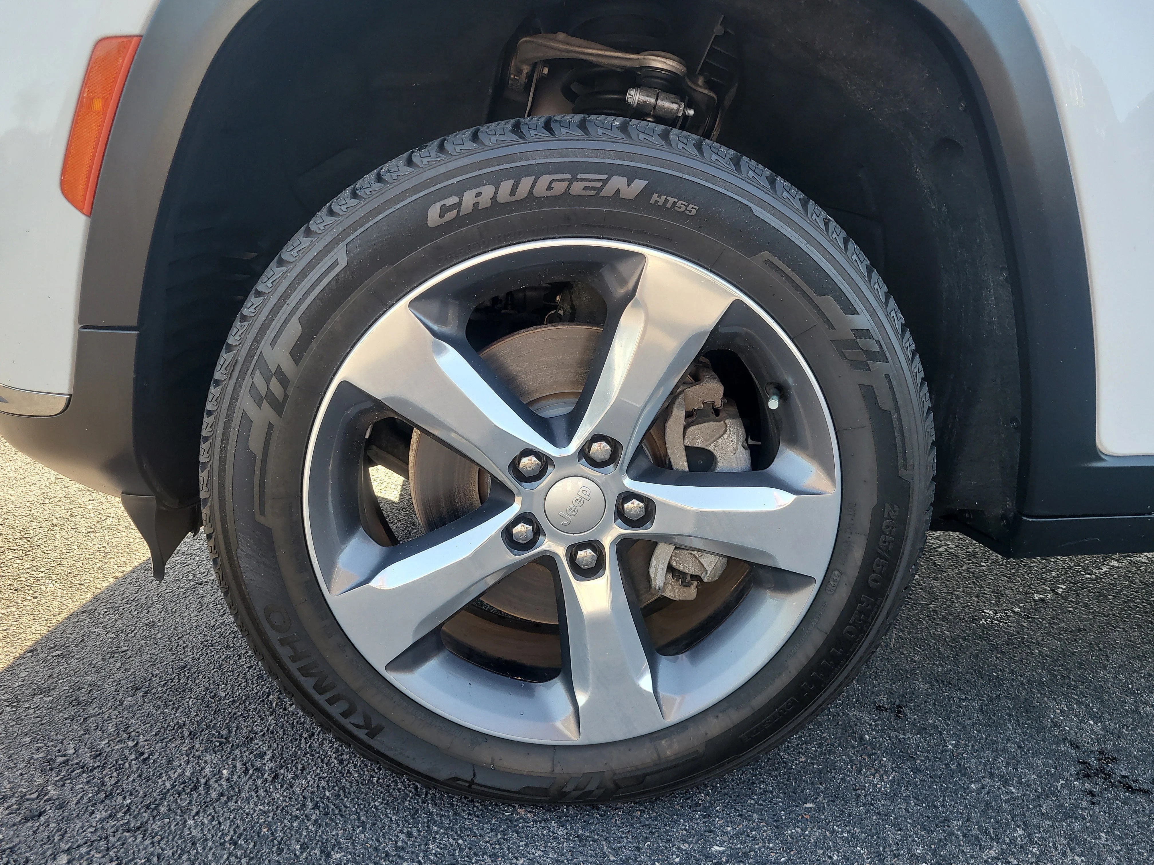 Used 2021 Bright White Clearcoat Jeep Limited image 9