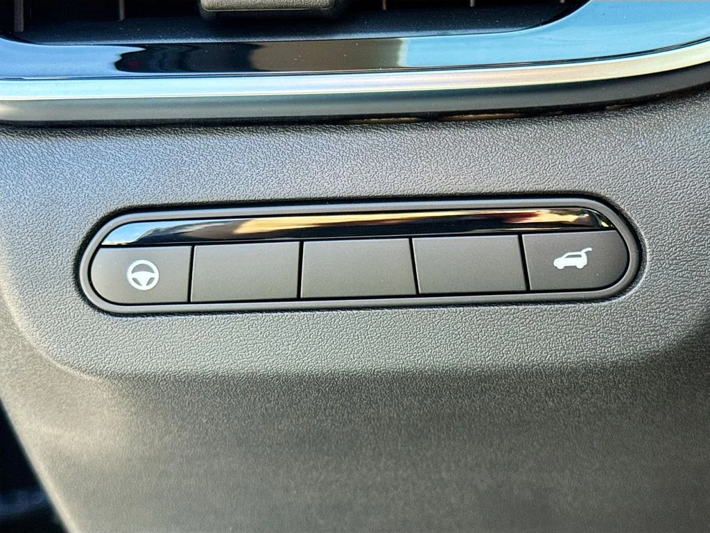 Used 2026 Black INFINITI LUXE image 11