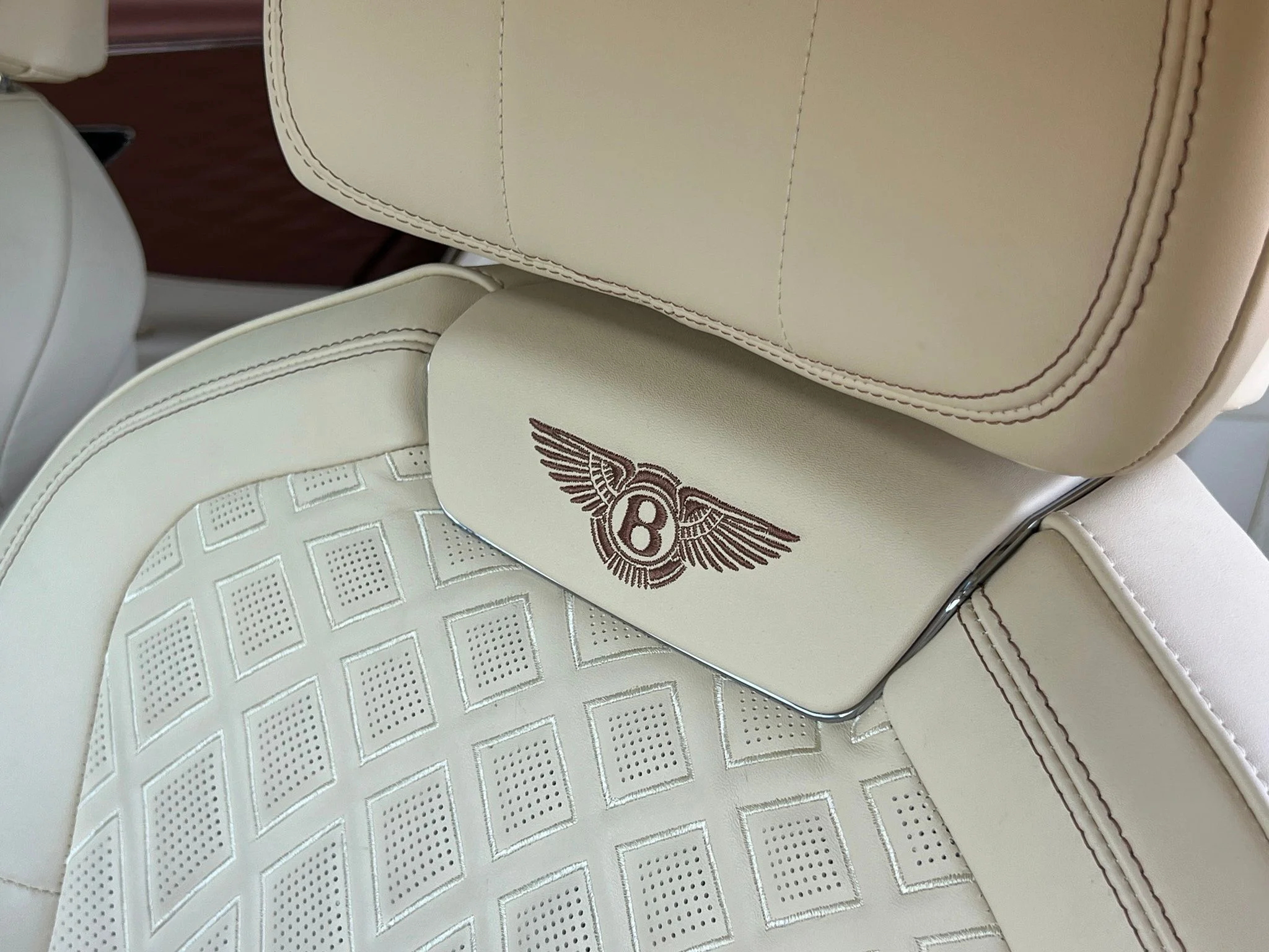 Used 2023 Gold Bentley Speed image 38