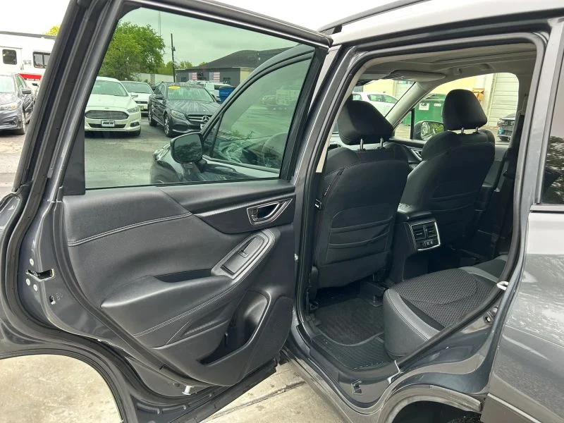 Used 2022 Gray Subaru Premium Sport Utility 4D image 27