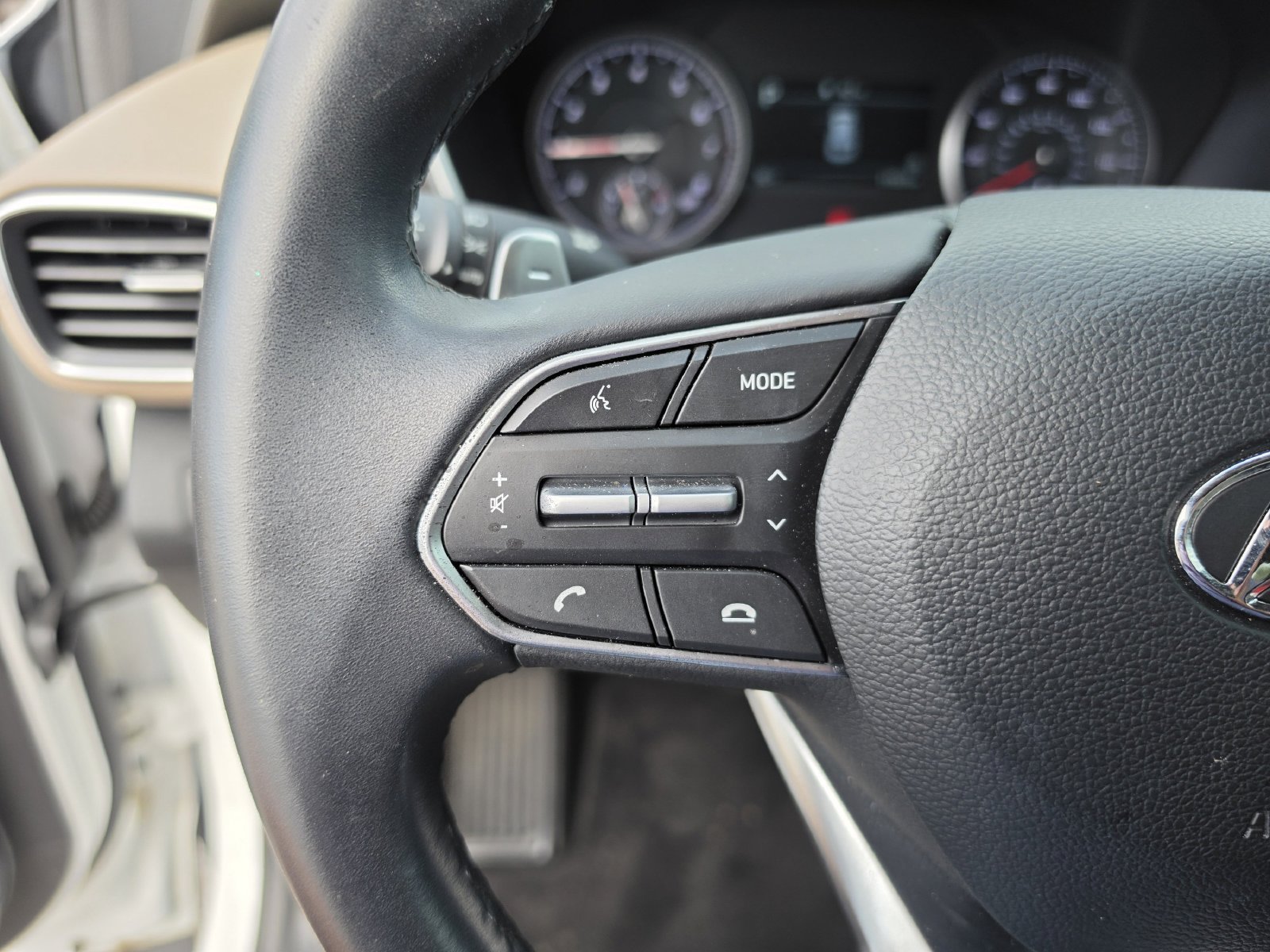 Used 2023 White Hyundai SEL image 31