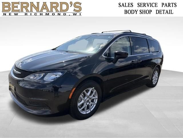 2021 Chrysler Voyager LXI's photo