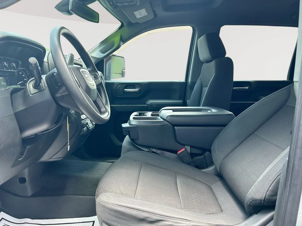 Used 2021 Silver GMC Base image 23
