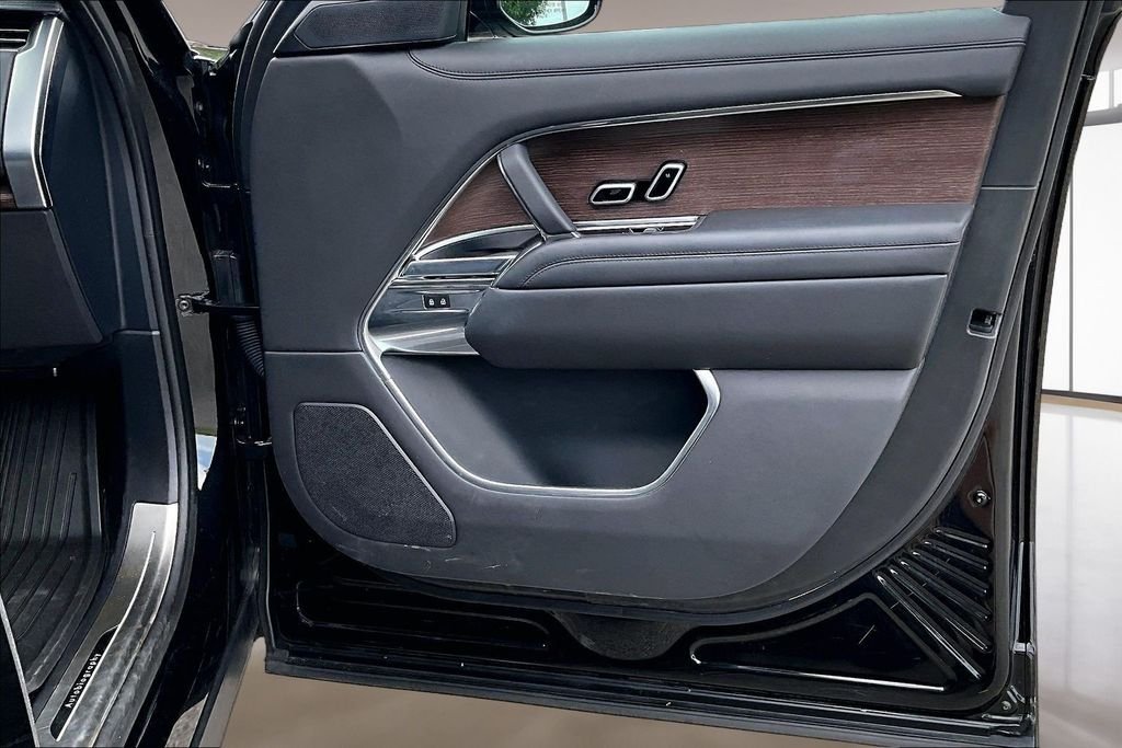 Used 2023 Black Land Rover Autobiography image 19