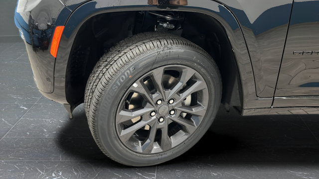 New 2026 Diamond Black Crystal Pearlcoat Jeep Limited Reserve image 39