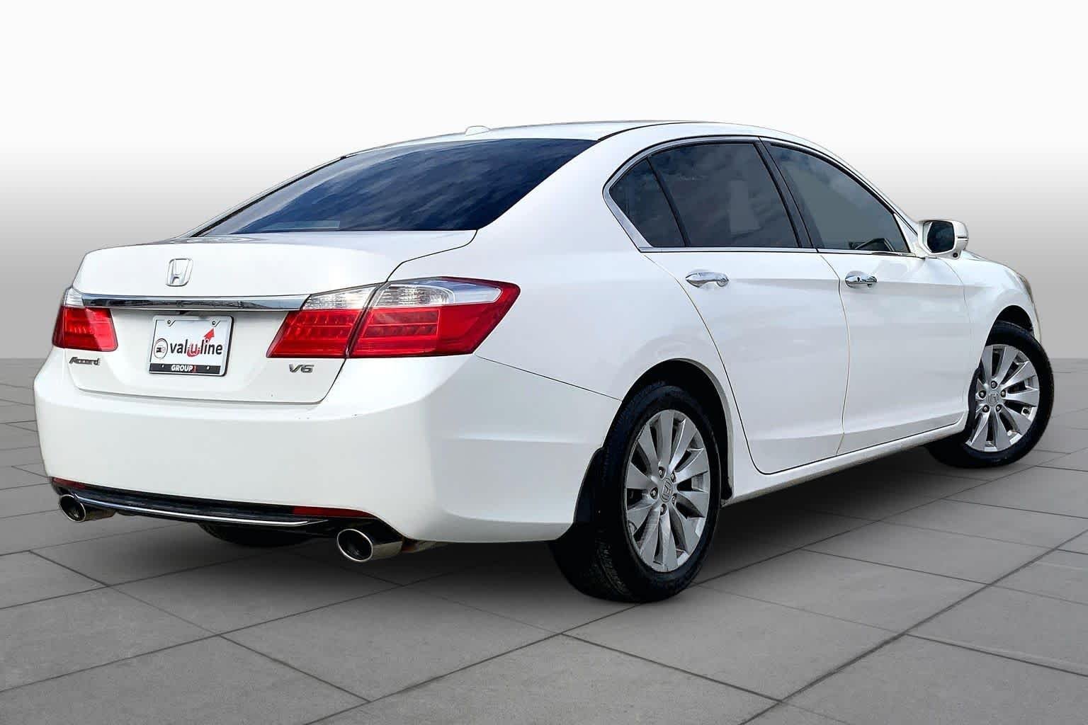 Used 2015  Honda  image 13