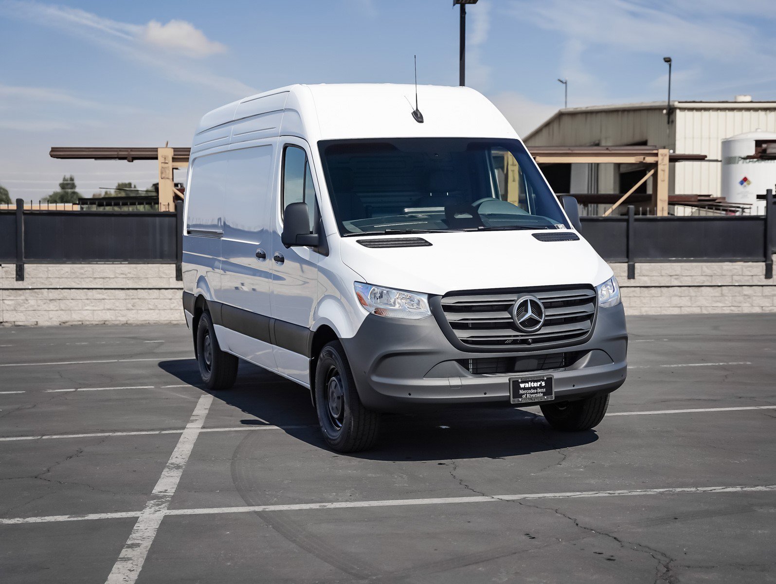 New 2026 Arctic White Mercedes-Benz 2500 High Roof I4 Diesel HO 144 RWD image 3