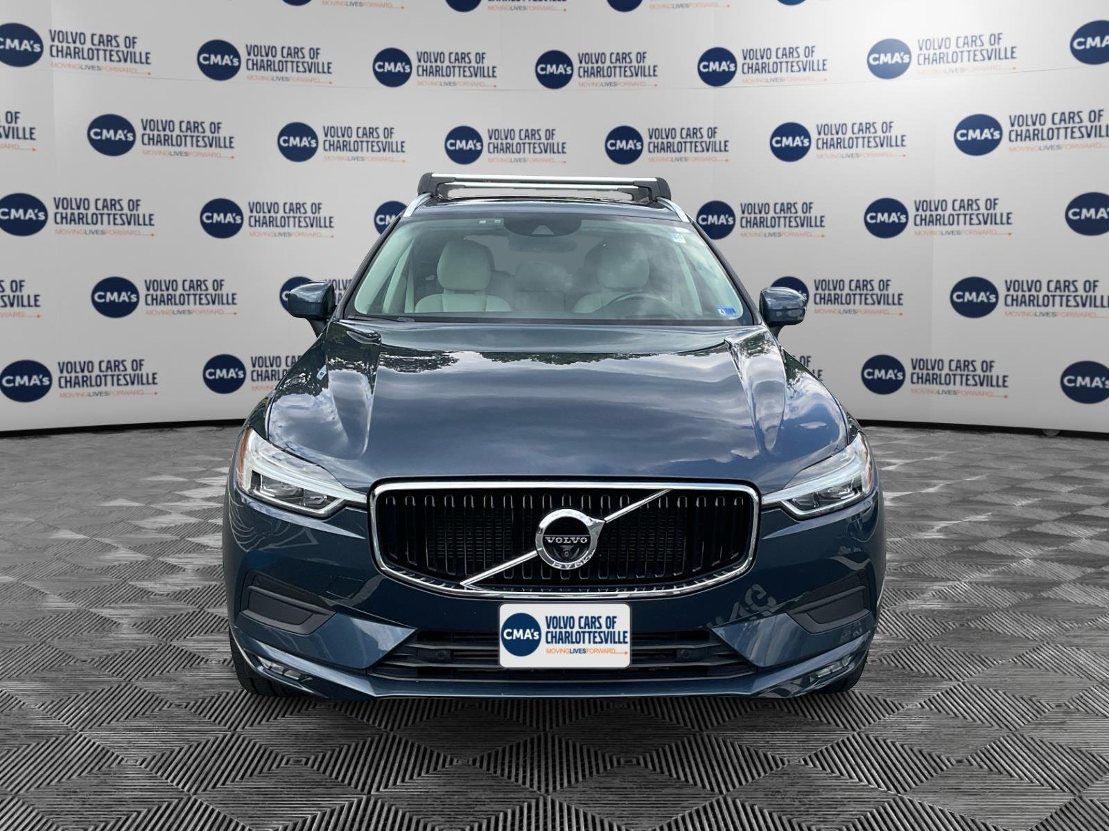 Used 2018  VOLVO T6MOMENTUM image 8