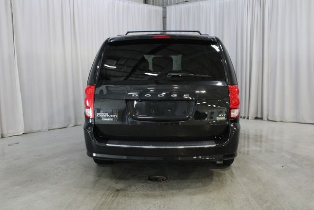 Used 2019 Black Dodge SXT image 22