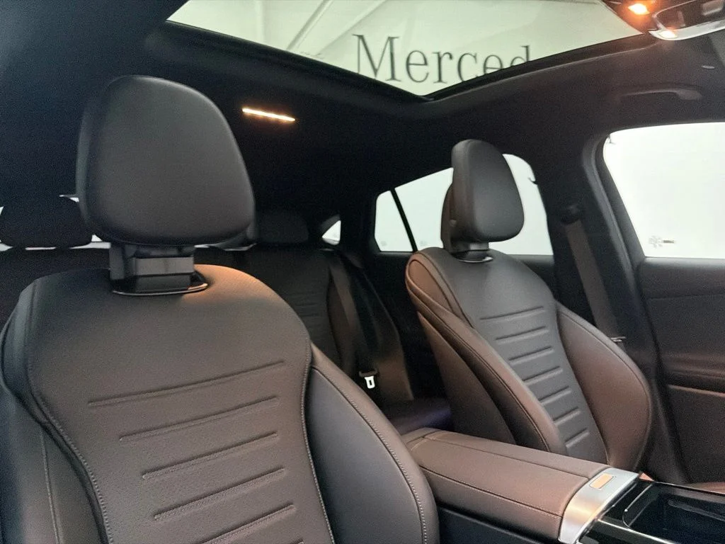 New 2027 White Mercedes-Benz GLC 300 image 27
