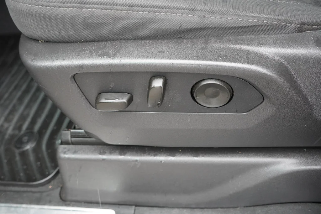 Certified Used 2025 Summit White Chevrolet LT image 23