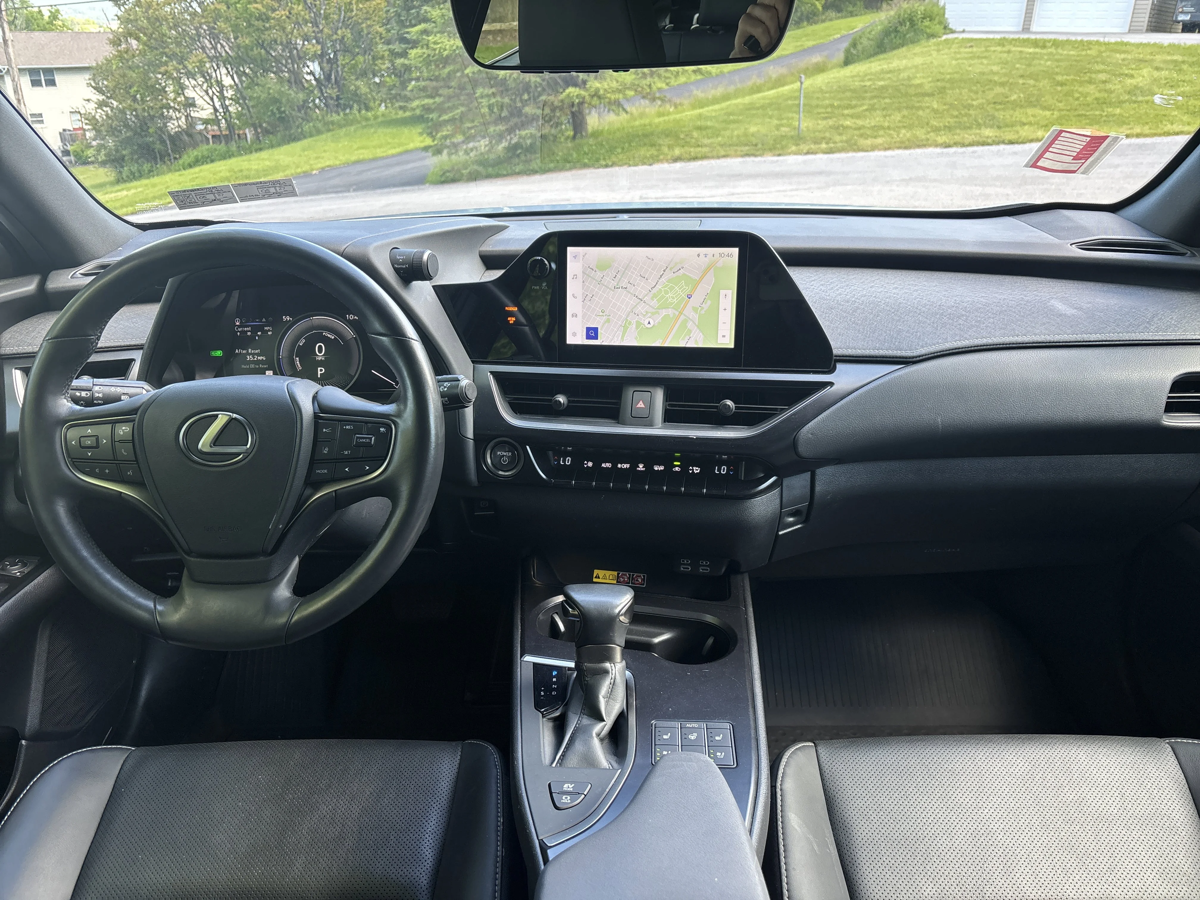 Used 2024 Iridium Lexus UX 250h Premium image 14