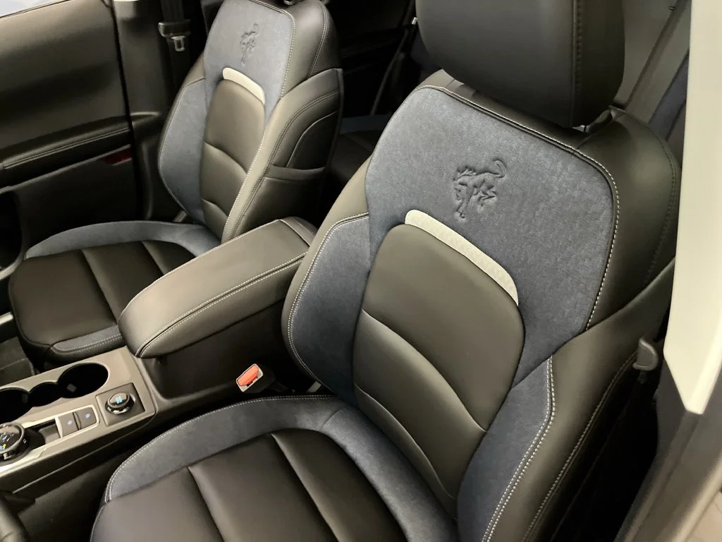 New 2025 Carbonized Gray Metallic Ford Outer Banks® image 13