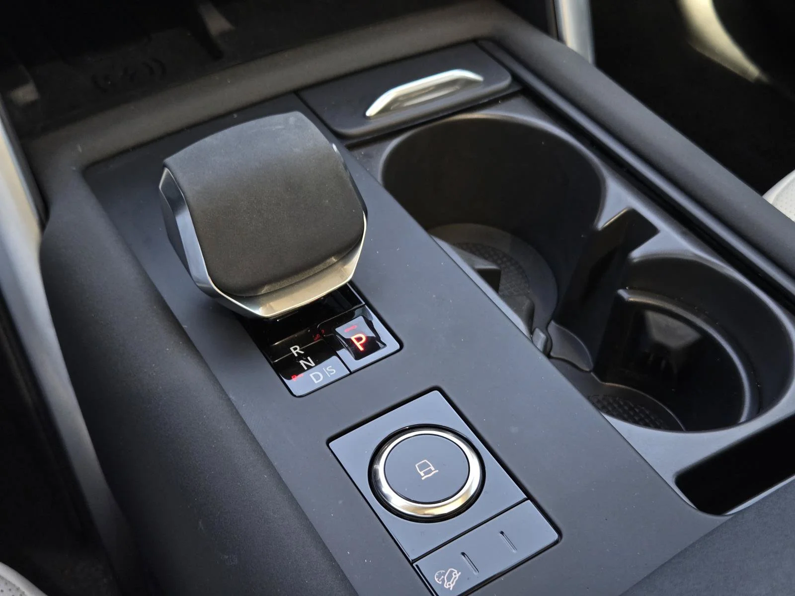 Certified Used 2025 Black Land Rover S image 23