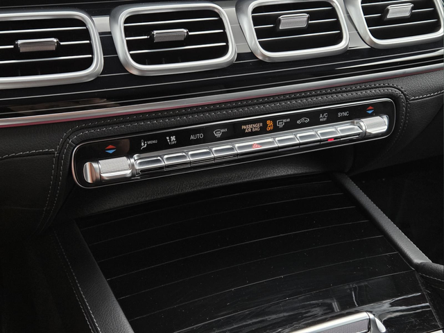 Used 2025 Black Mercedes-Benz GLS 580 image 22