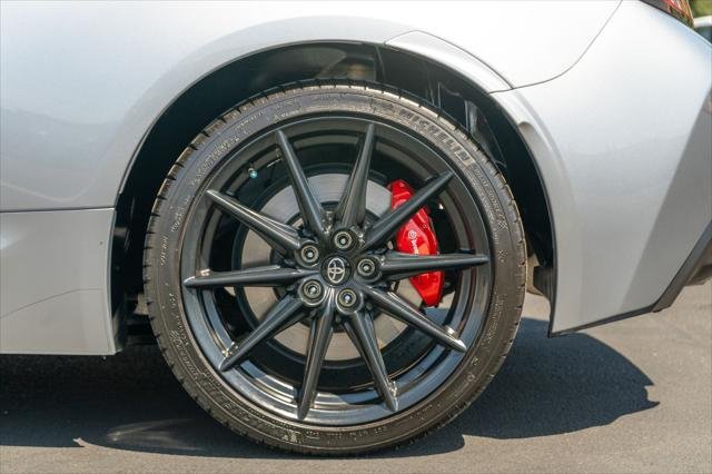 Certified Used 2025 STEEL Toyota  image 13