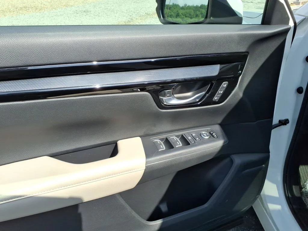 Used 2024 White Honda EX-L image 12