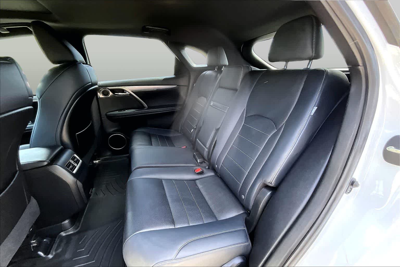 Used 2022 Ultra White Lexus F SPORT Handling image 21
