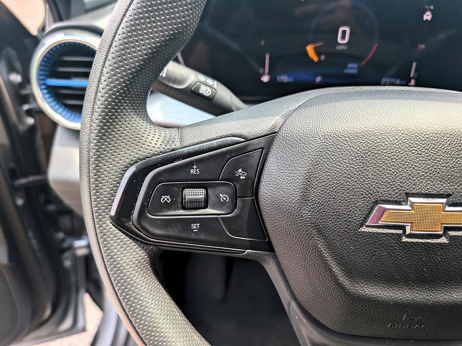 Used 2025 Sterling Gray Metallic Chevrolet LT image 15