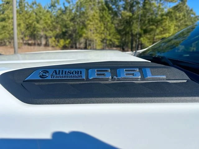 New 2026 Summit White Chevrolet Work Truck image 19