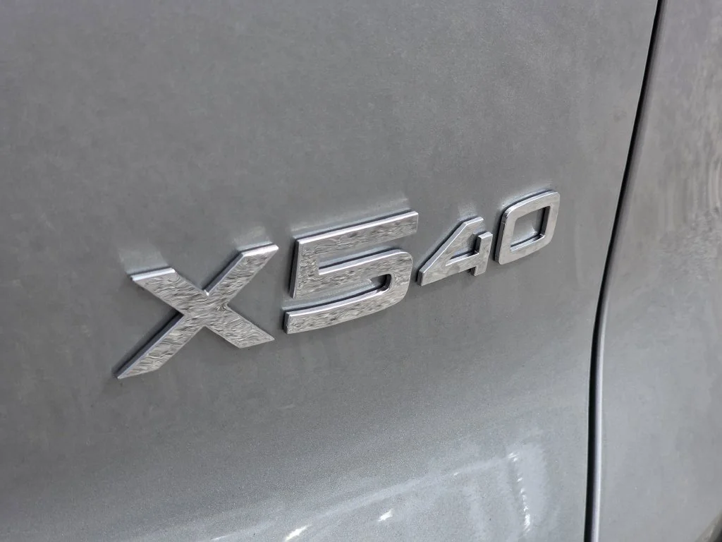 New 2027 Silver BMW  image 6