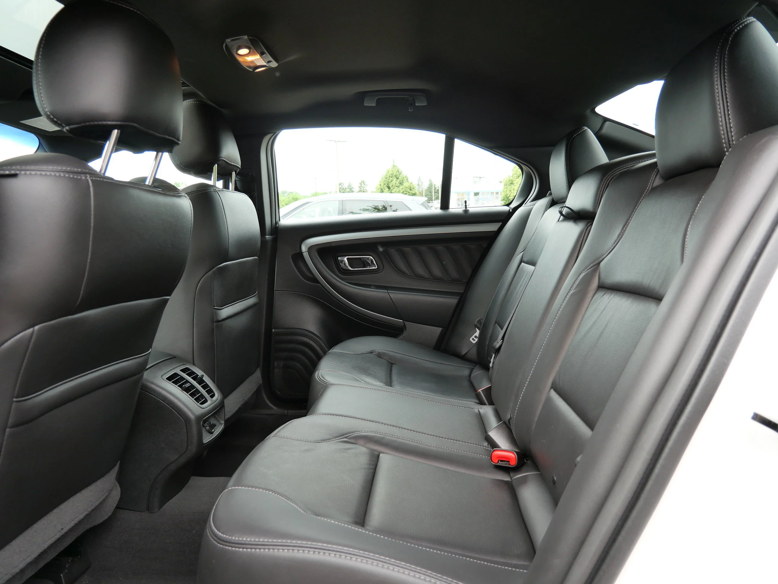Used 2018 White Platinum Metallic Tri-Coat Ford SEL image 13
