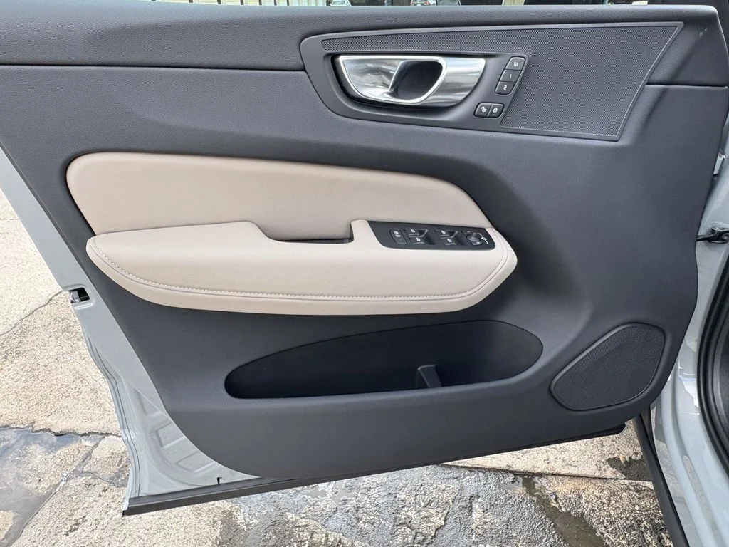 New 2026 Vapour Grey Volvo Plus image 10