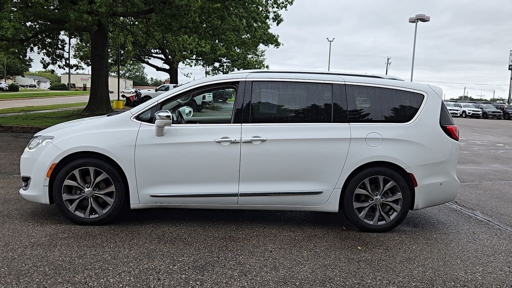 Used 2018 White Chrysler Limited image 5