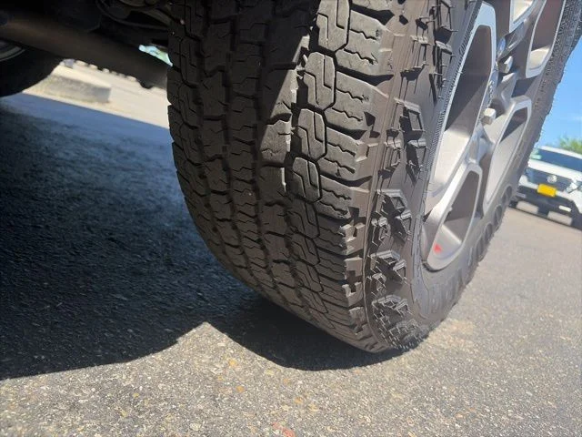 Used 2022 White Jeep Trailhawk image 12