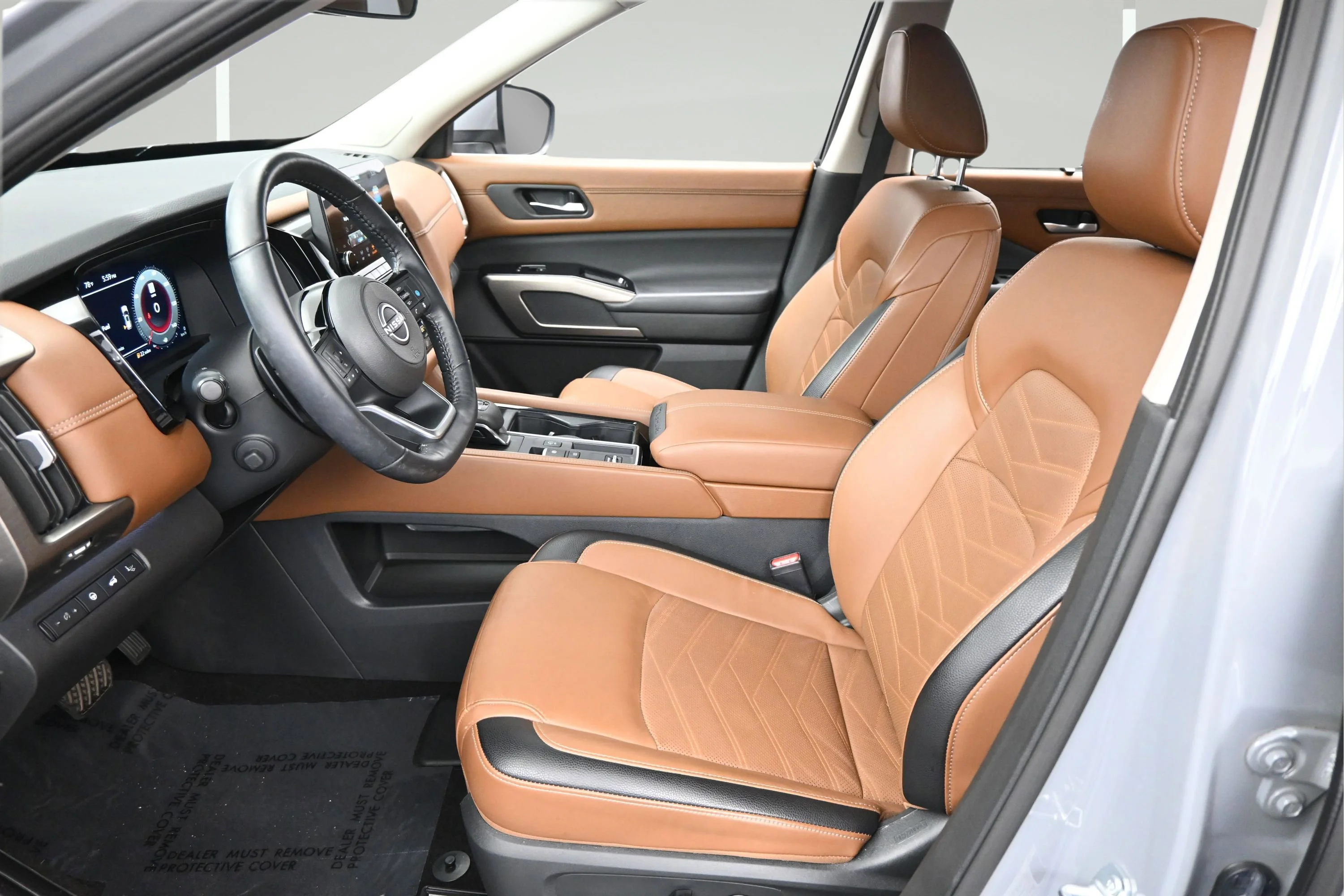 Certified Used 2024 Boulder Gray Pearl Nissan Platinum image 9