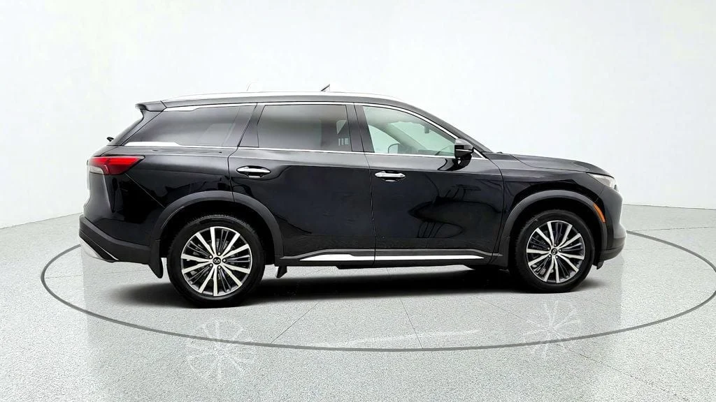 Used 2022 Mineral Black INFINITI SENSORY AWD image 4