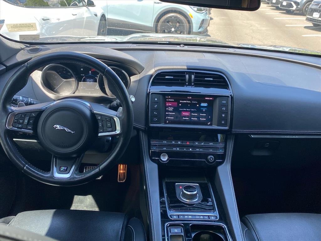 Used 2018 Gray Jaguar 25t R-Sport image 12