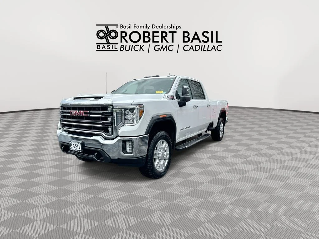 Used 2023 White GMC SLT image 4