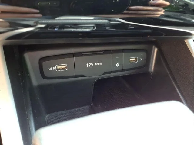 Used 2023 Gray Hyundai SEL image 25