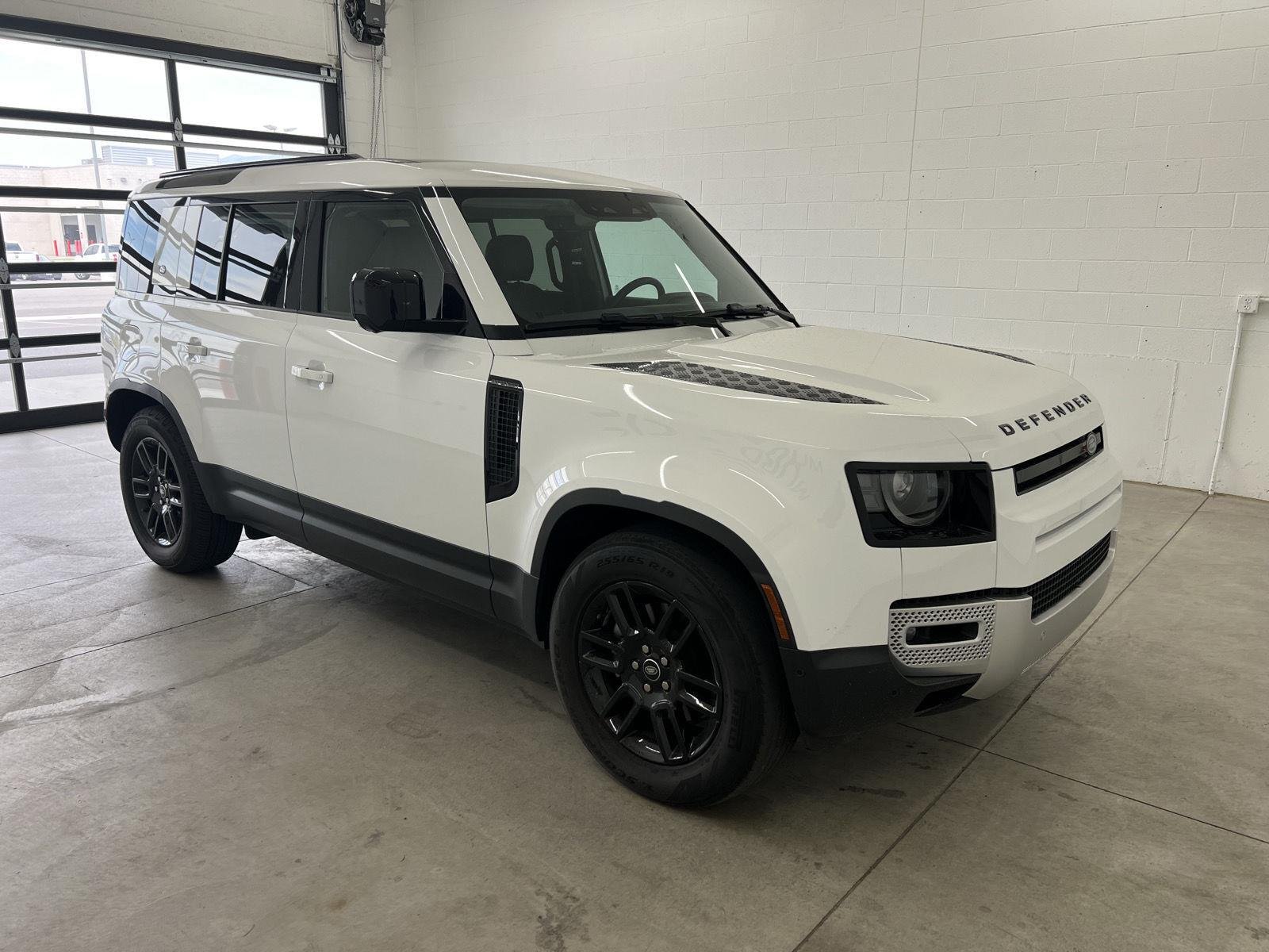 2024 Land Rover Defender S - Photo 12