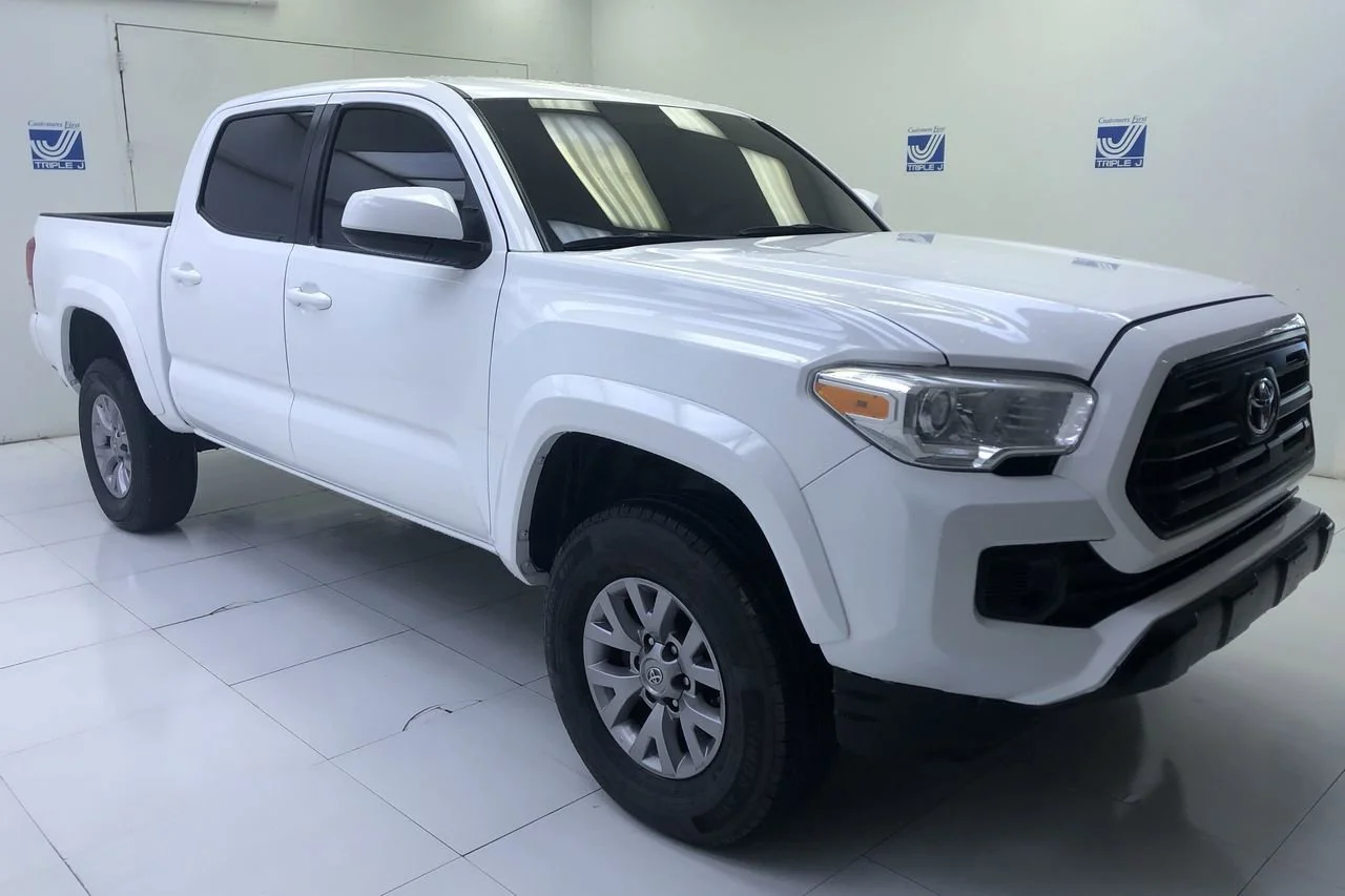 2017 Toyota Tacoma's photo