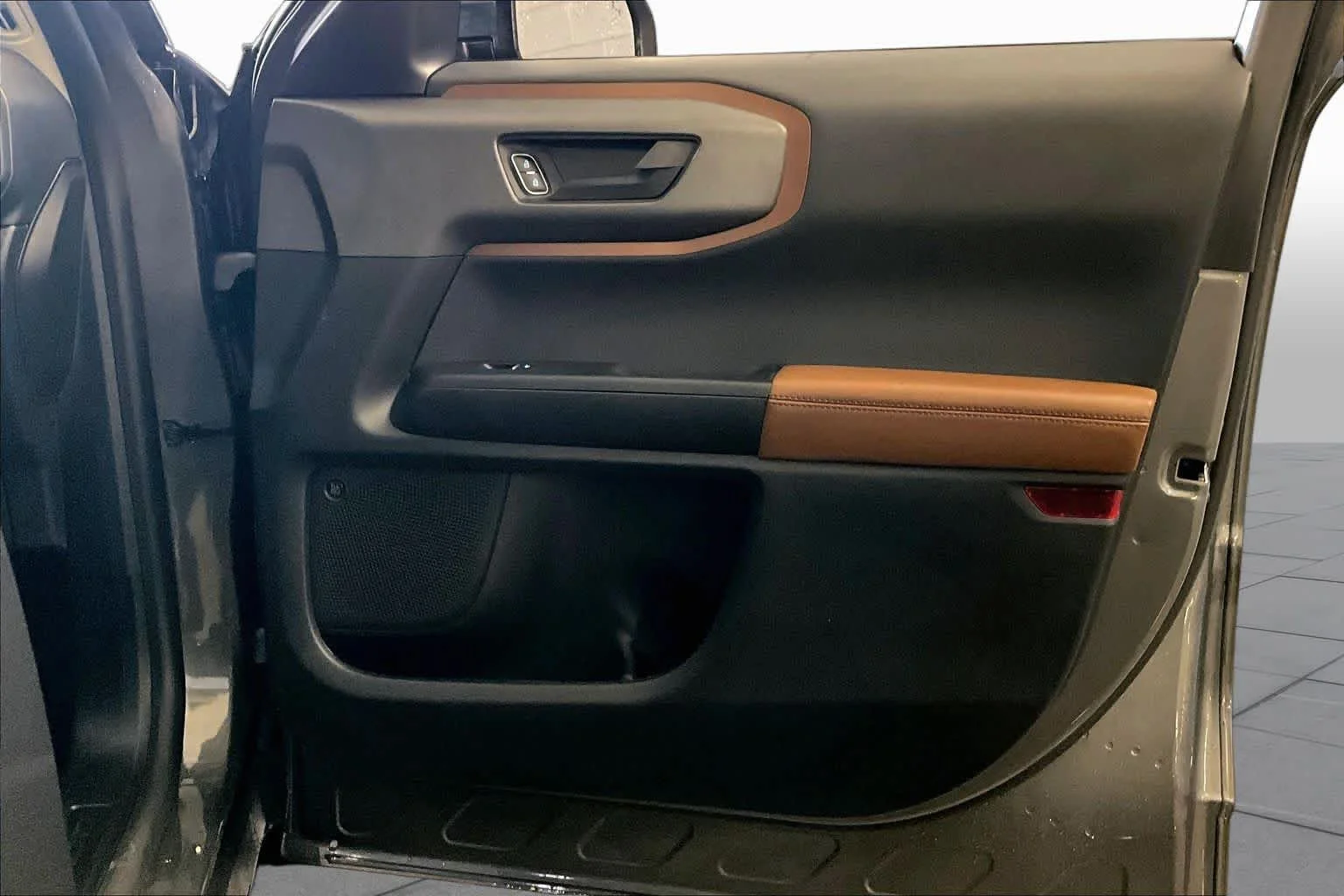 Used 2025 Carbonized Gray Ford Outer Banks image 24