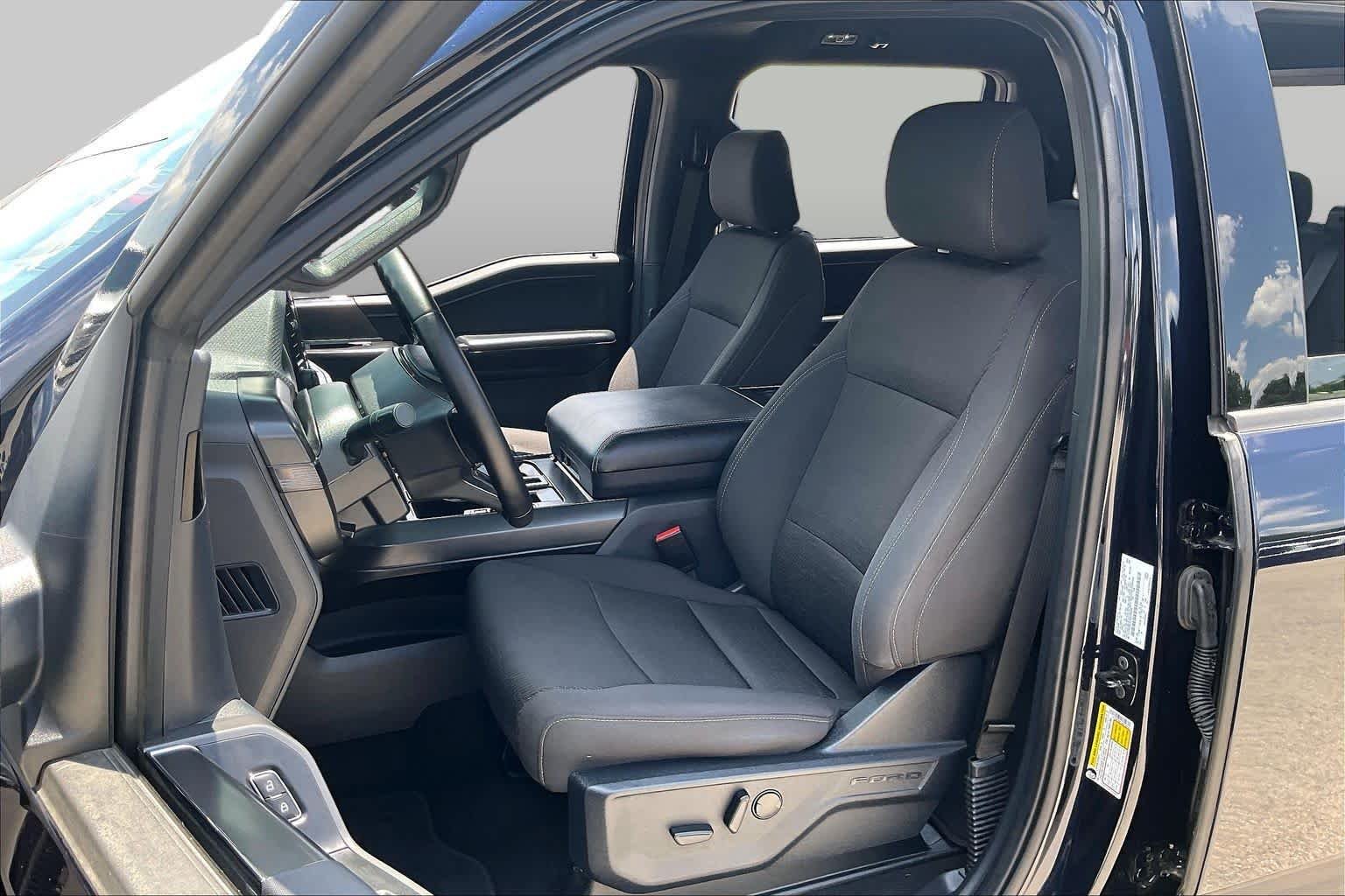 Used 2024 Antimatter Blue Ford XLT image 8