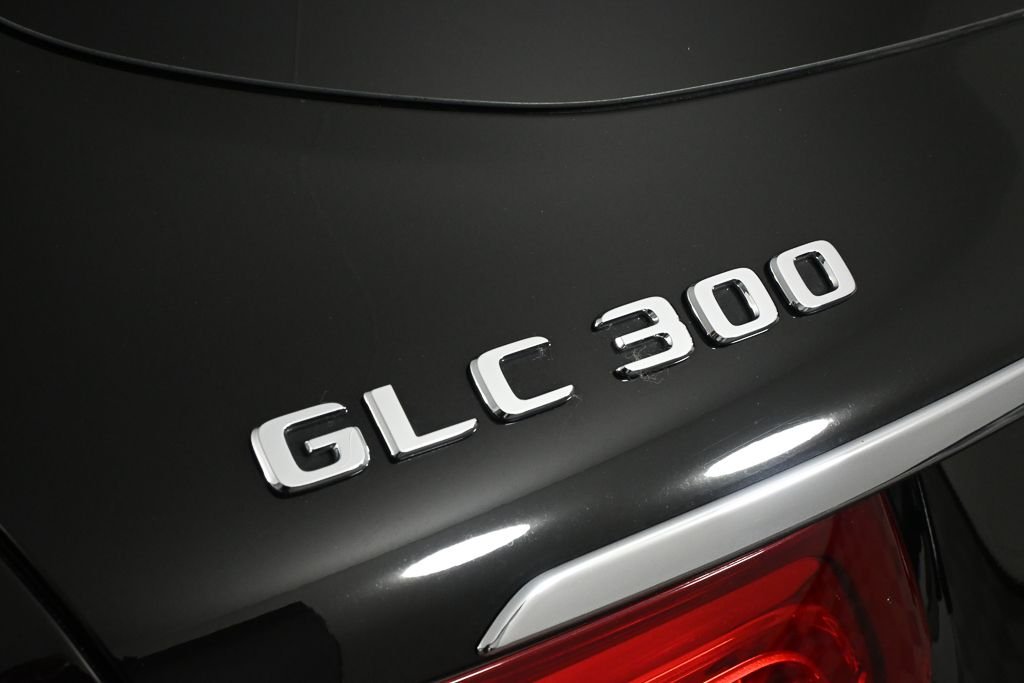 Used 2017  Mercedes-Benz GLC 300 image 28