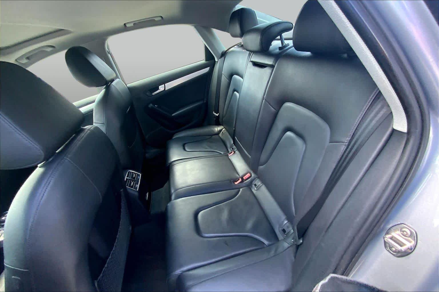 Used 2016 Florett Silver Metallic Audi Premium image 20