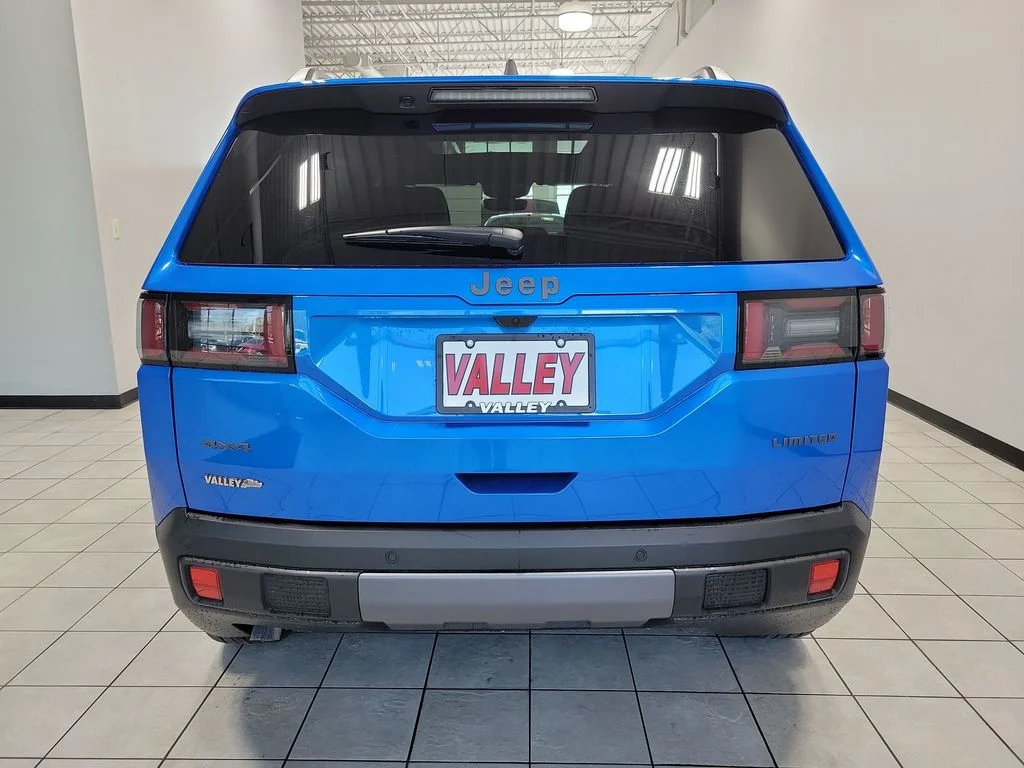 New 2026 Hydro Blue Pearl-Coat Exterior Paint Jeep Limited image 6