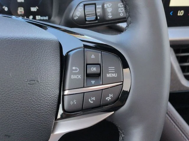 New 2026 Star White Metallic Tri-Coat Ford Platinum™ image 26