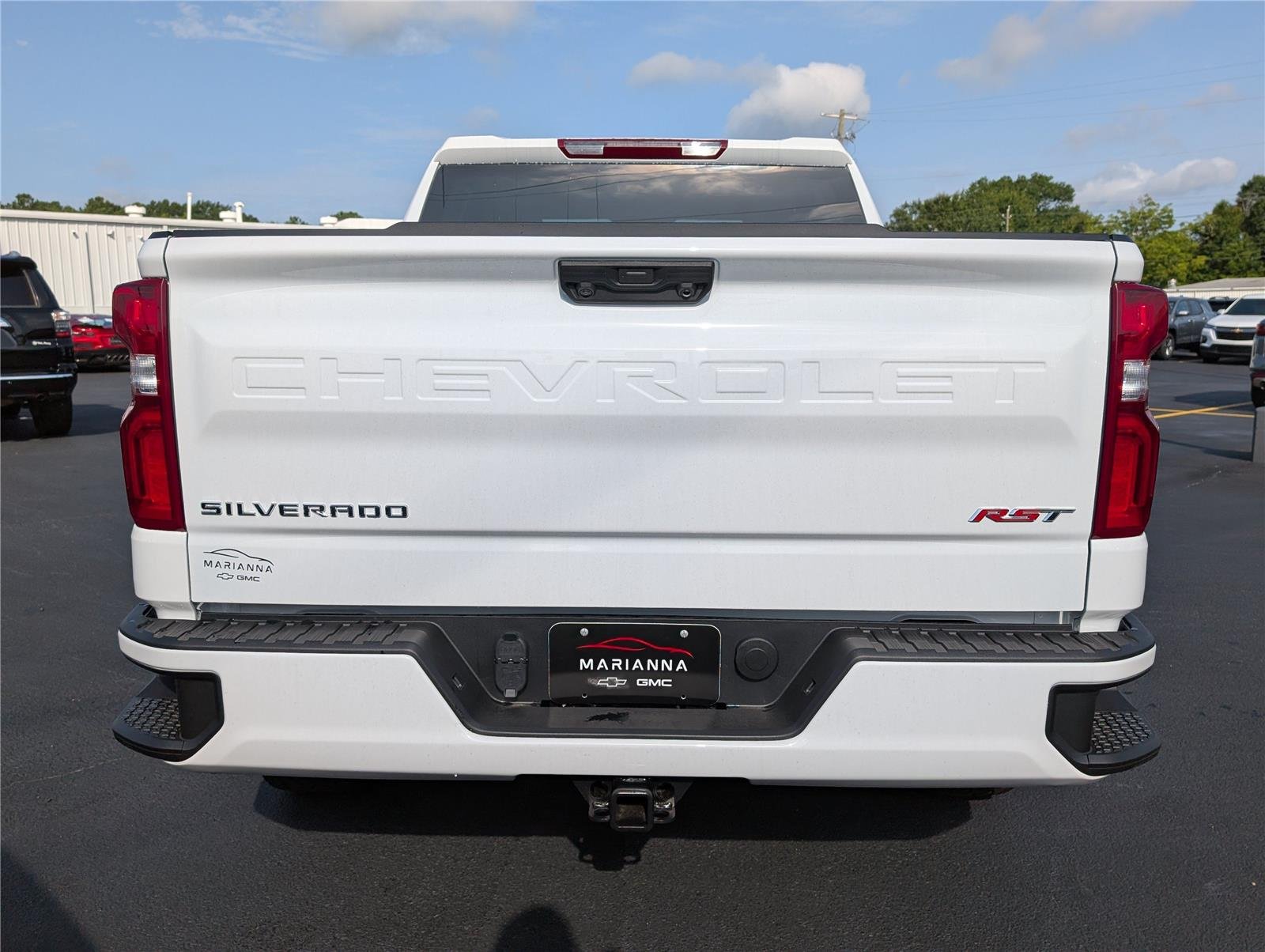 New 2026 Summit White Chevrolet RST image 4