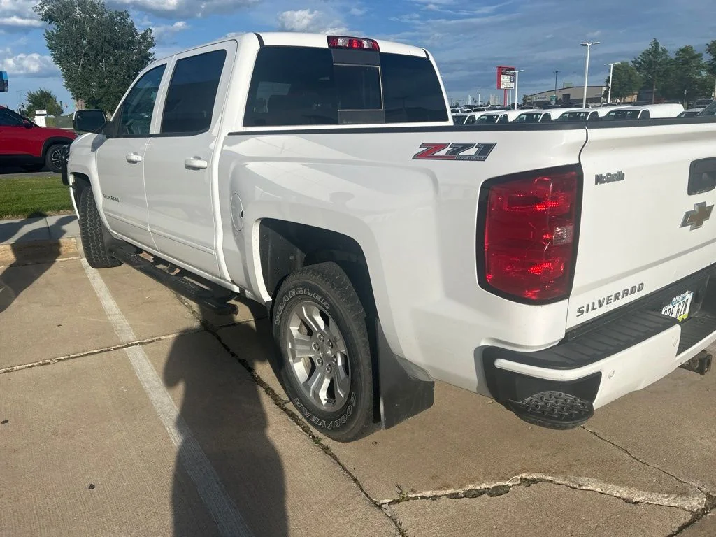 Used 2017 White Chevrolet LT image 7