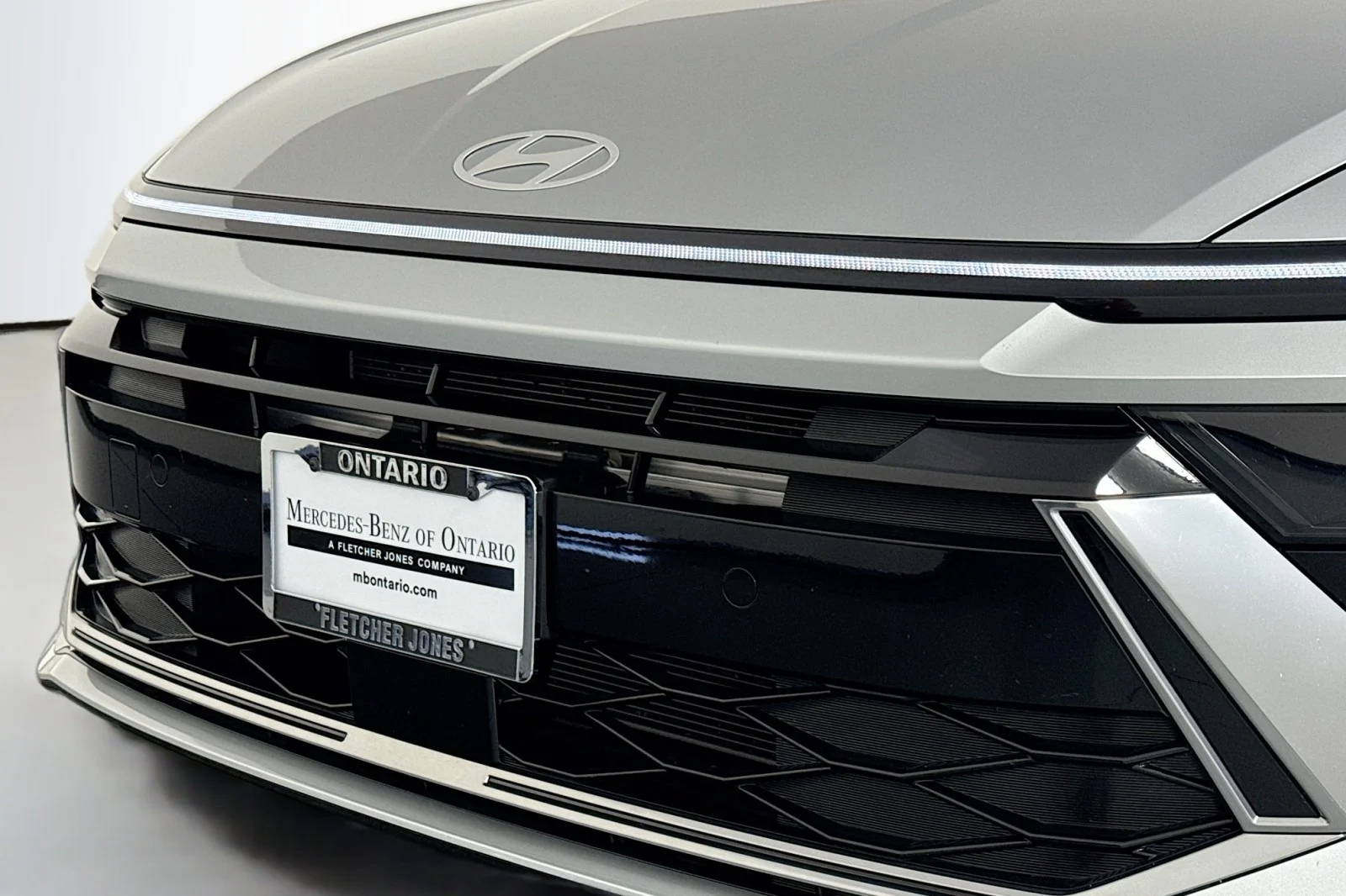 Used 2024 Aero Silver Hyundai SEL FWD image 13
