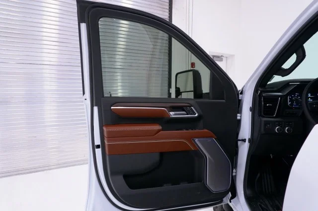 New 2026 Summit White GMC Denali Ultimate DRW image 13
